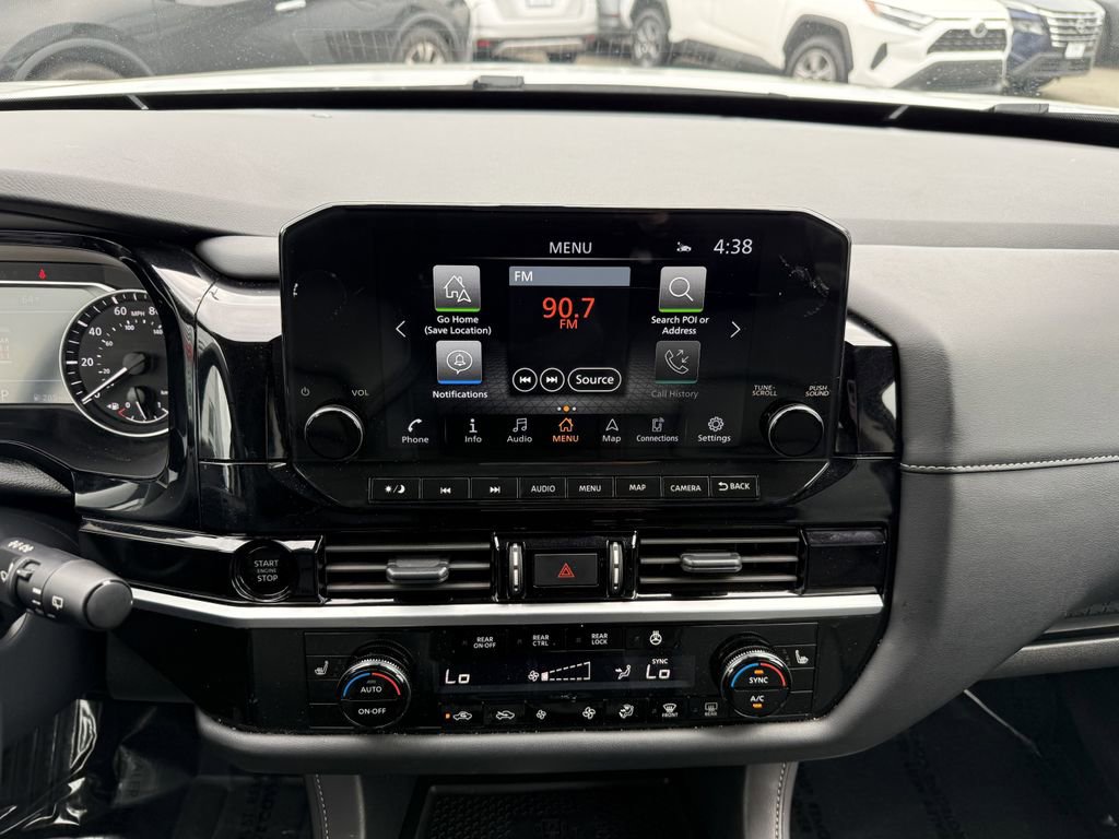 Used 2025 Nissan Pathfinder SL image 18