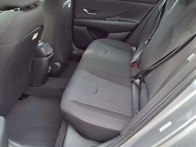 New 2026 Hyundai Elantra SE image 13