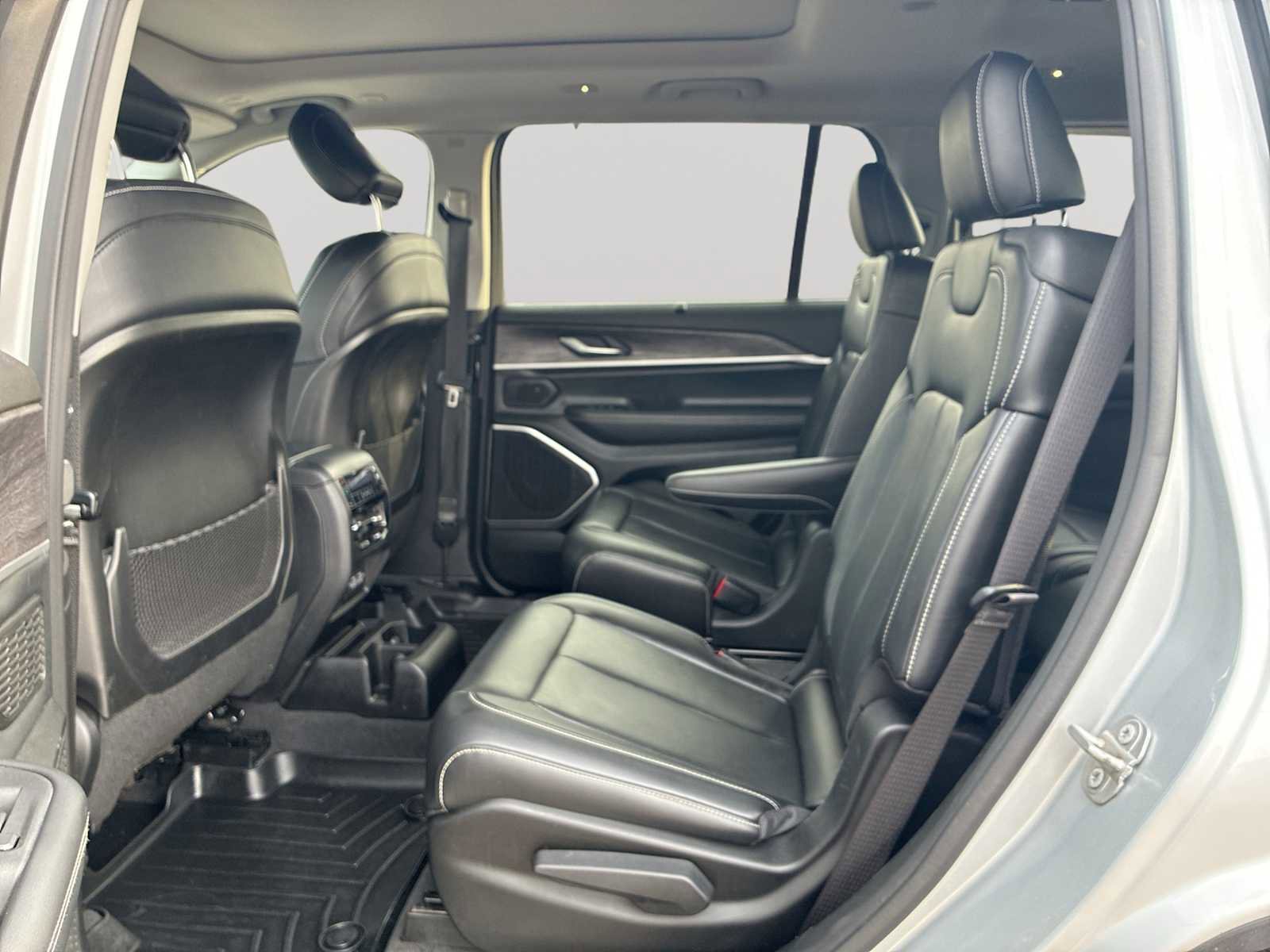 Used 2021 Jeep Grand Cherokee L Limited w/ Luxury Tech Group II image 26