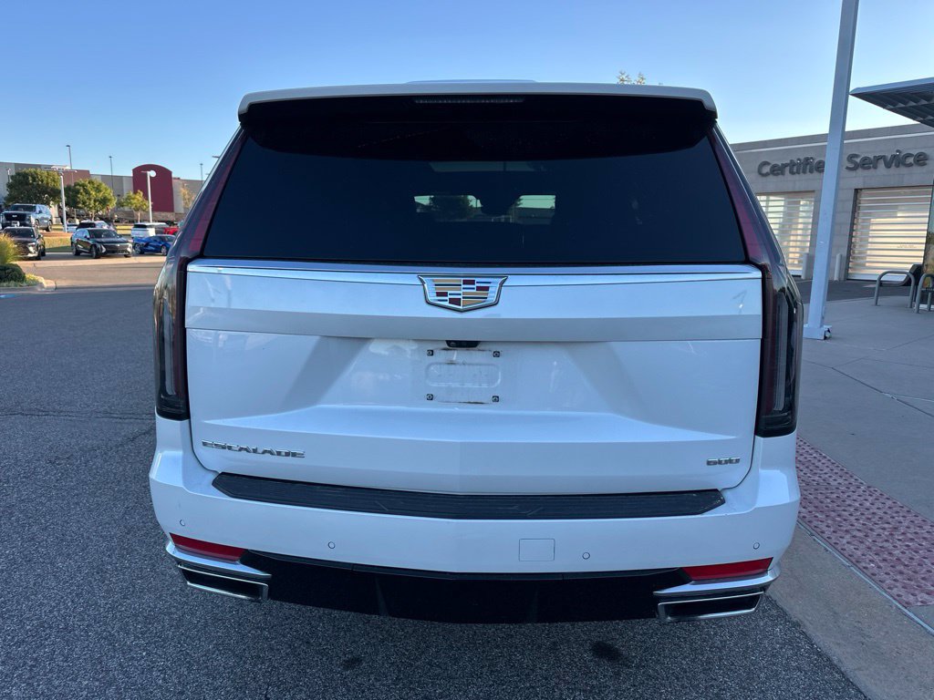 Used 2023 Cadillac Escalade Premium Luxury w/ LPO, Floor Liner Package AWD/4WD image 4