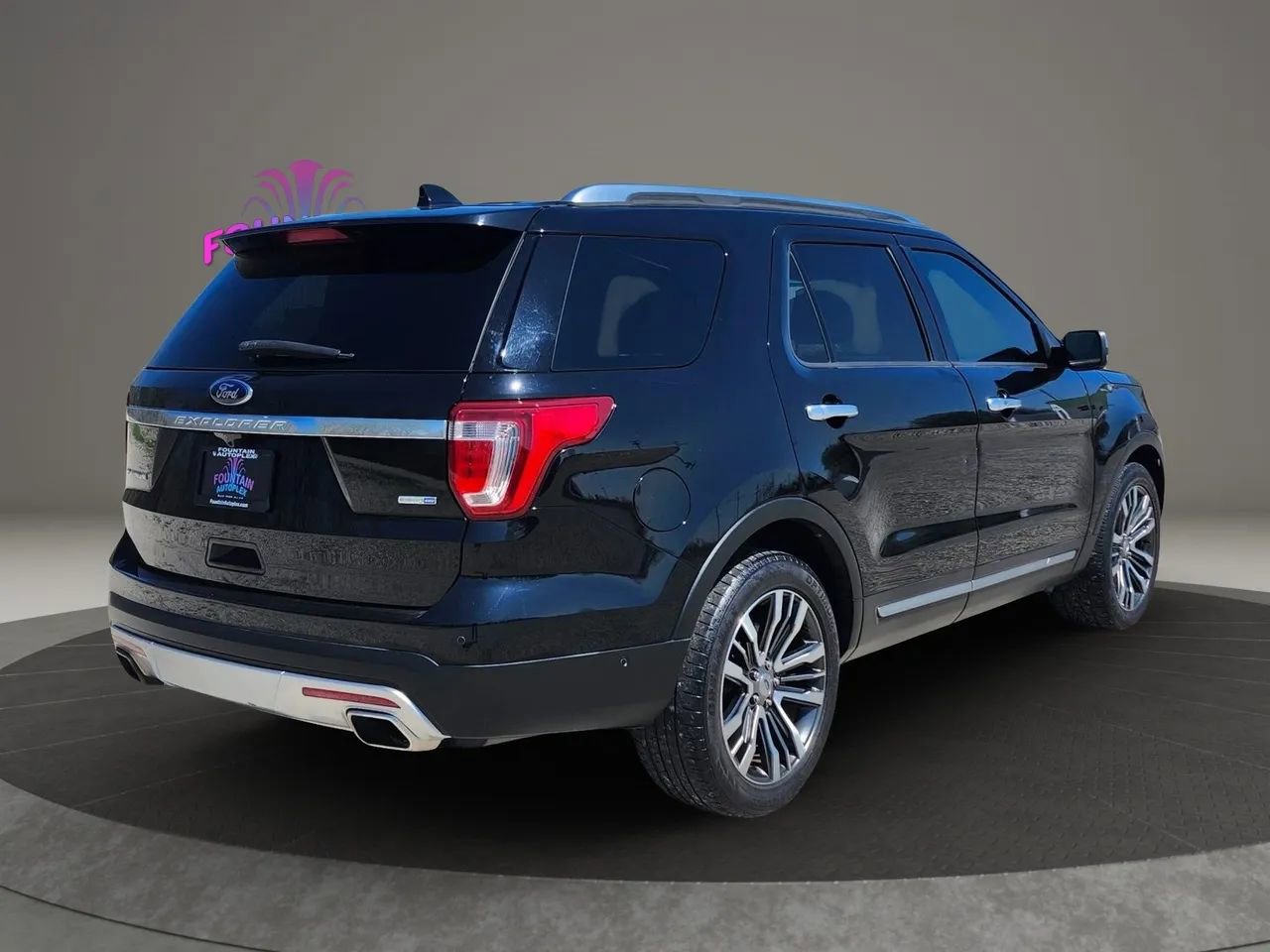 Used 2017 Ford Explorer Platinum image 5