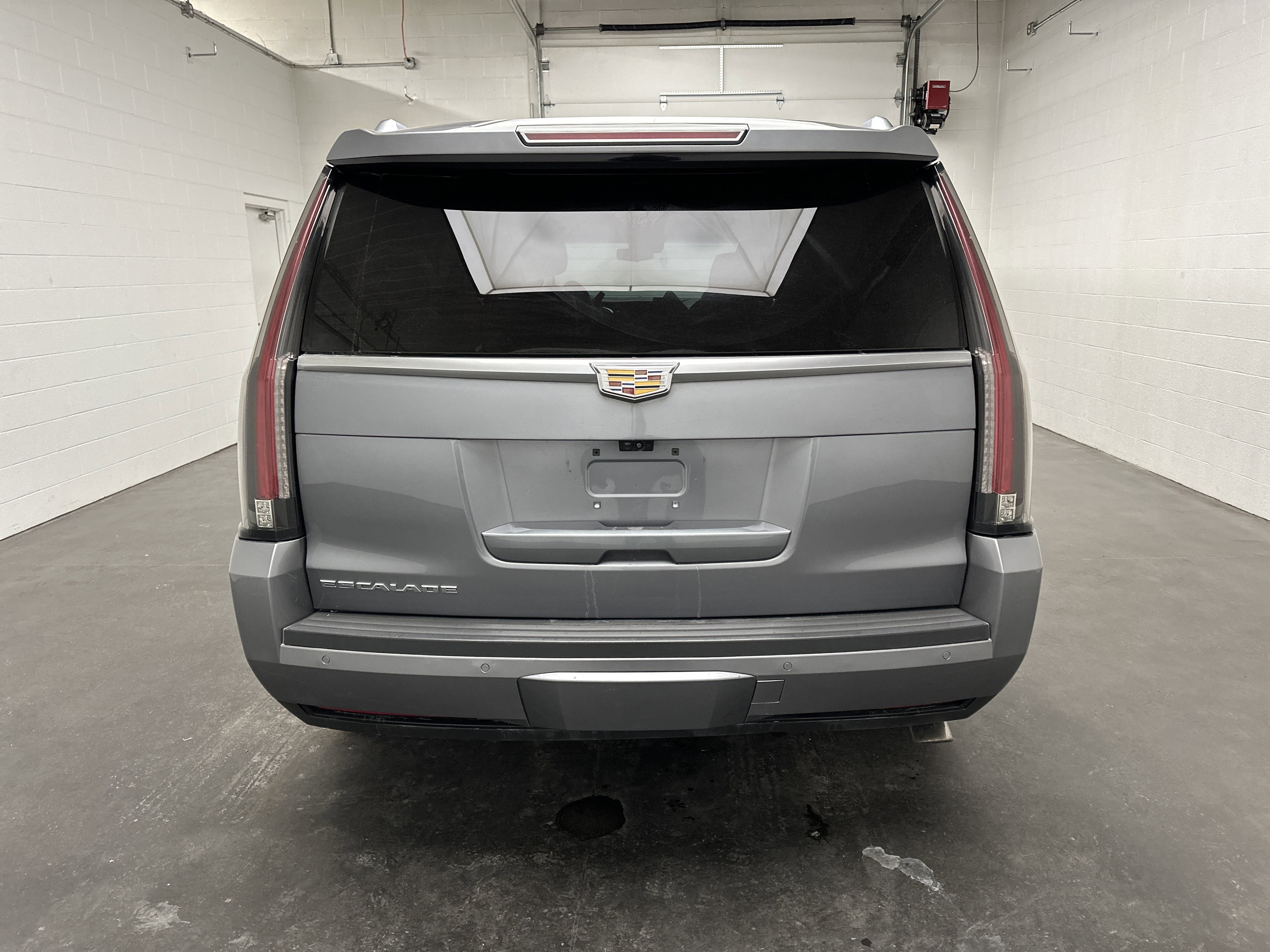 Used 2019 Cadillac Escalade Premium Luxury w/ LPO, Radiant Package image 9