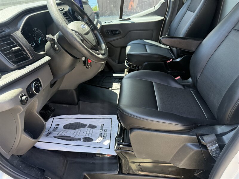 Used 2020 Ford Transit 250 Medium Roof RWD image 4