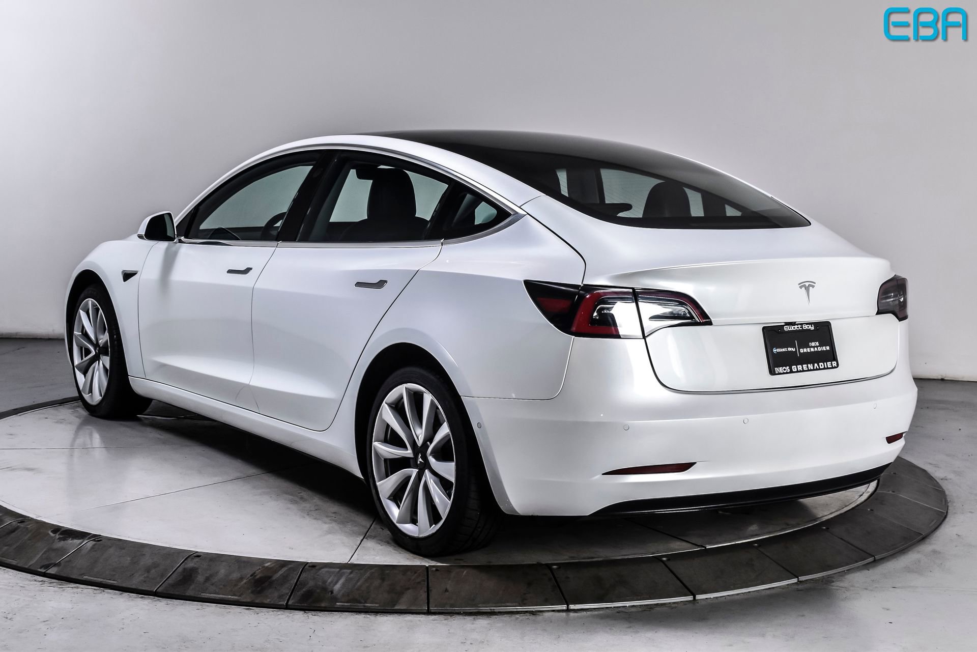 Used 2019 Tesla Model 3 Standard Range Plus image 4