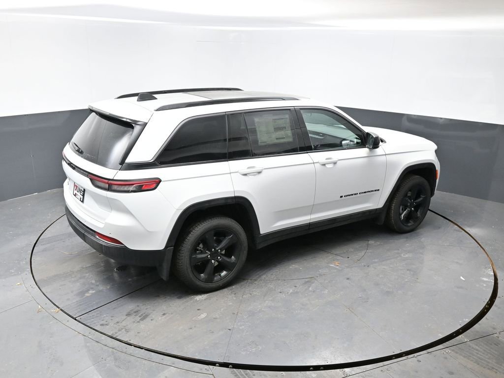 New 2026 Jeep Grand Cherokee Limited w/ Limited Altitude Package image 28