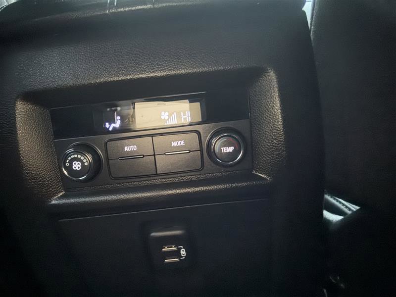 Used 2022 Chevrolet Traverse LT w/ Midnight/Sport Edition image 24