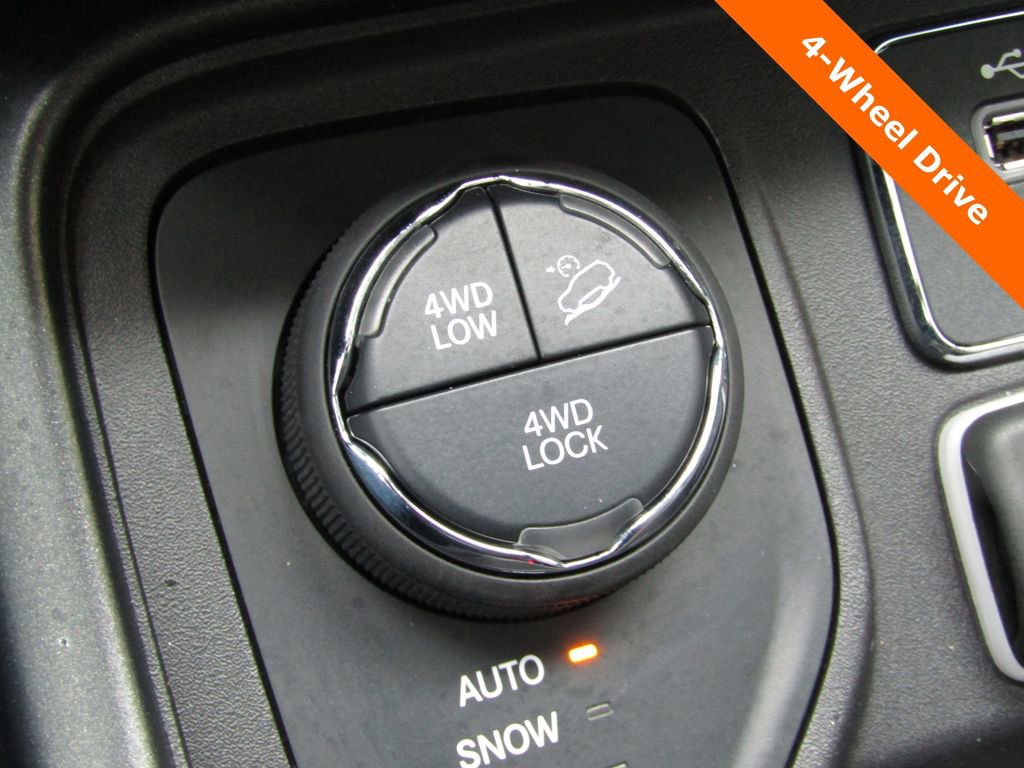 Used 2019 Jeep Compass Trailhawk image 14