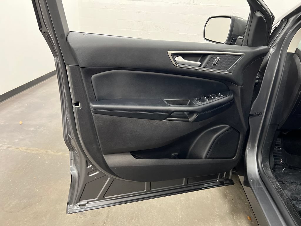 Used 2022 Ford Edge SEL w/ Convenience Package AWD/4WD image 13