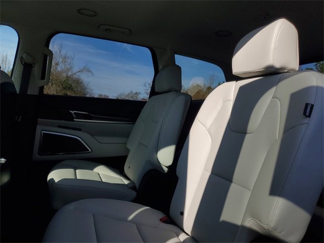 New 2025 Kia Telluride S image 9