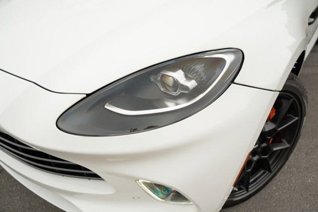 Used 2022 Aston Martin DBX image 3