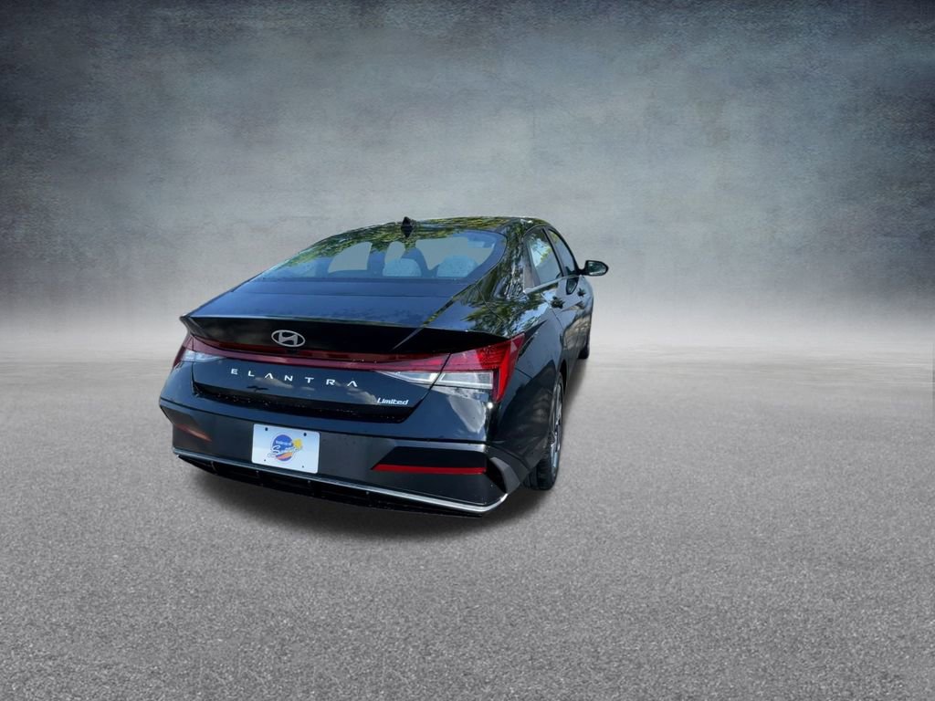 New 2025 Hyundai Elantra Limited image 20