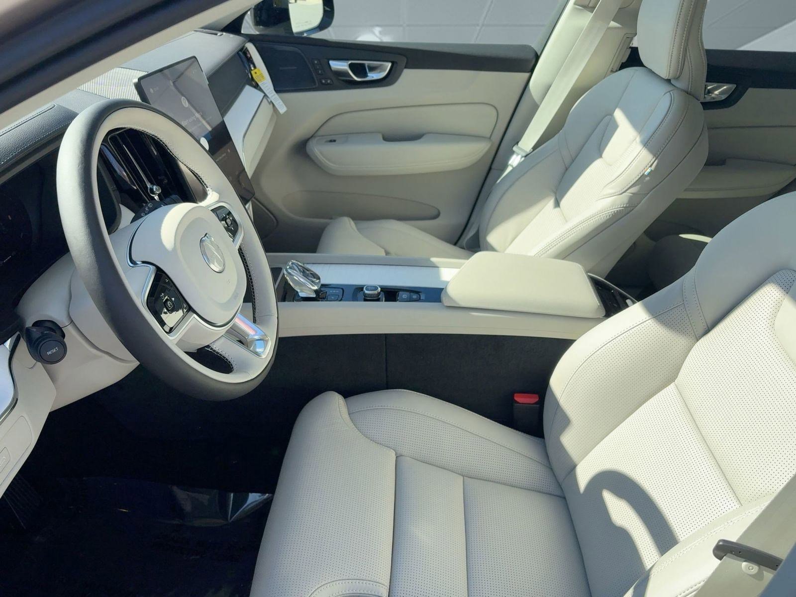 New 2026 Volvo XC60 B5 Ultra w/ Climate Package image 20