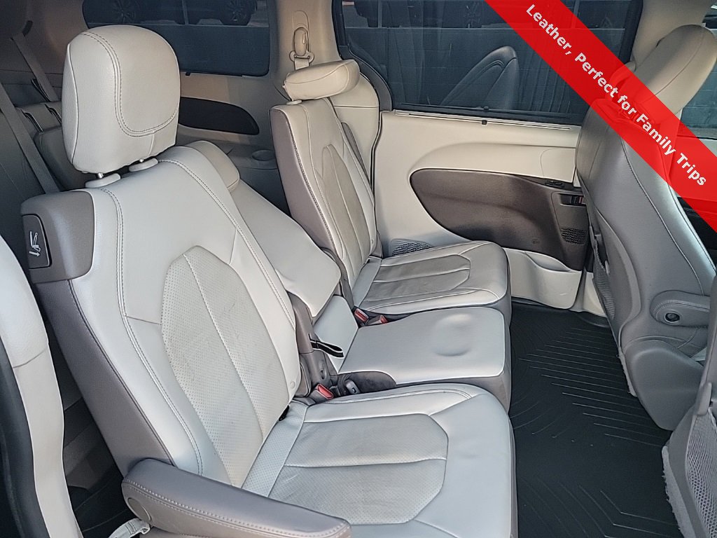 Used 2019 Chrysler Pacifica Touring-L image 43