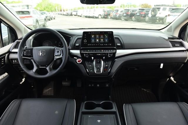 New 2026 Honda Odyssey Touring image 7