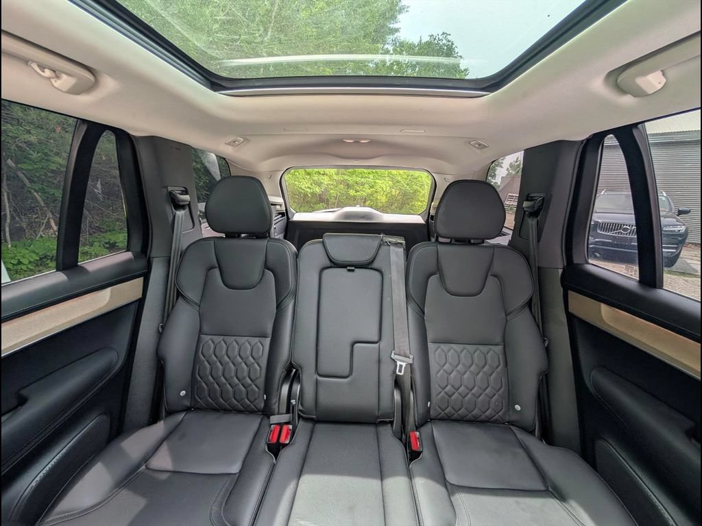 Certified 2025 Volvo XC90 B6 Core AWD/4WD image 16