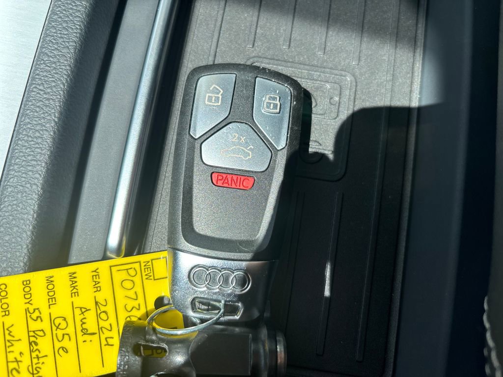 Used 2024 Audi Q5 e Prestige w/ Prestige Package AWD/4WD image 23