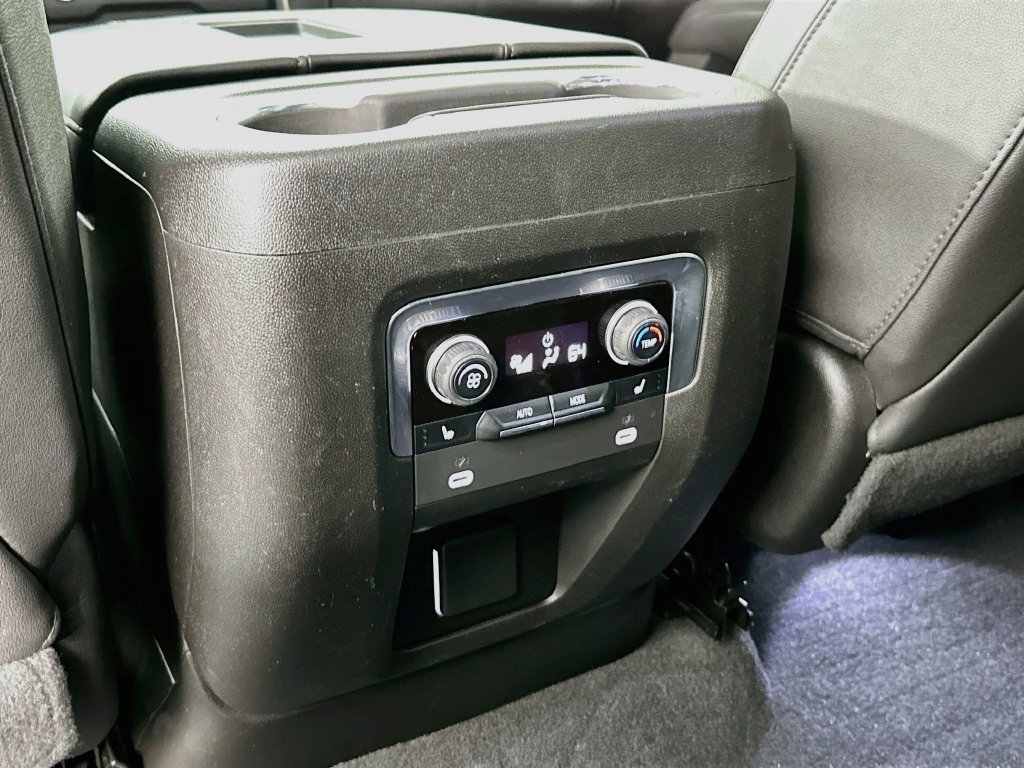 Used 2023 Chevrolet Suburban High Country AWD/4WD image 26