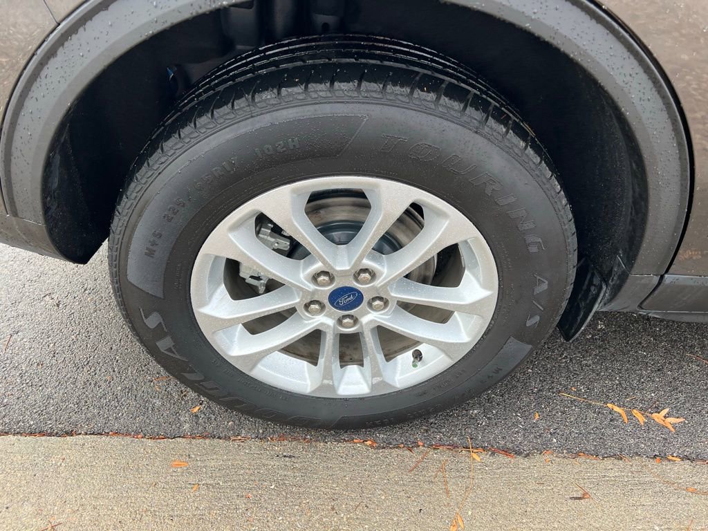 Used 2020 Ford Escape SE image 10