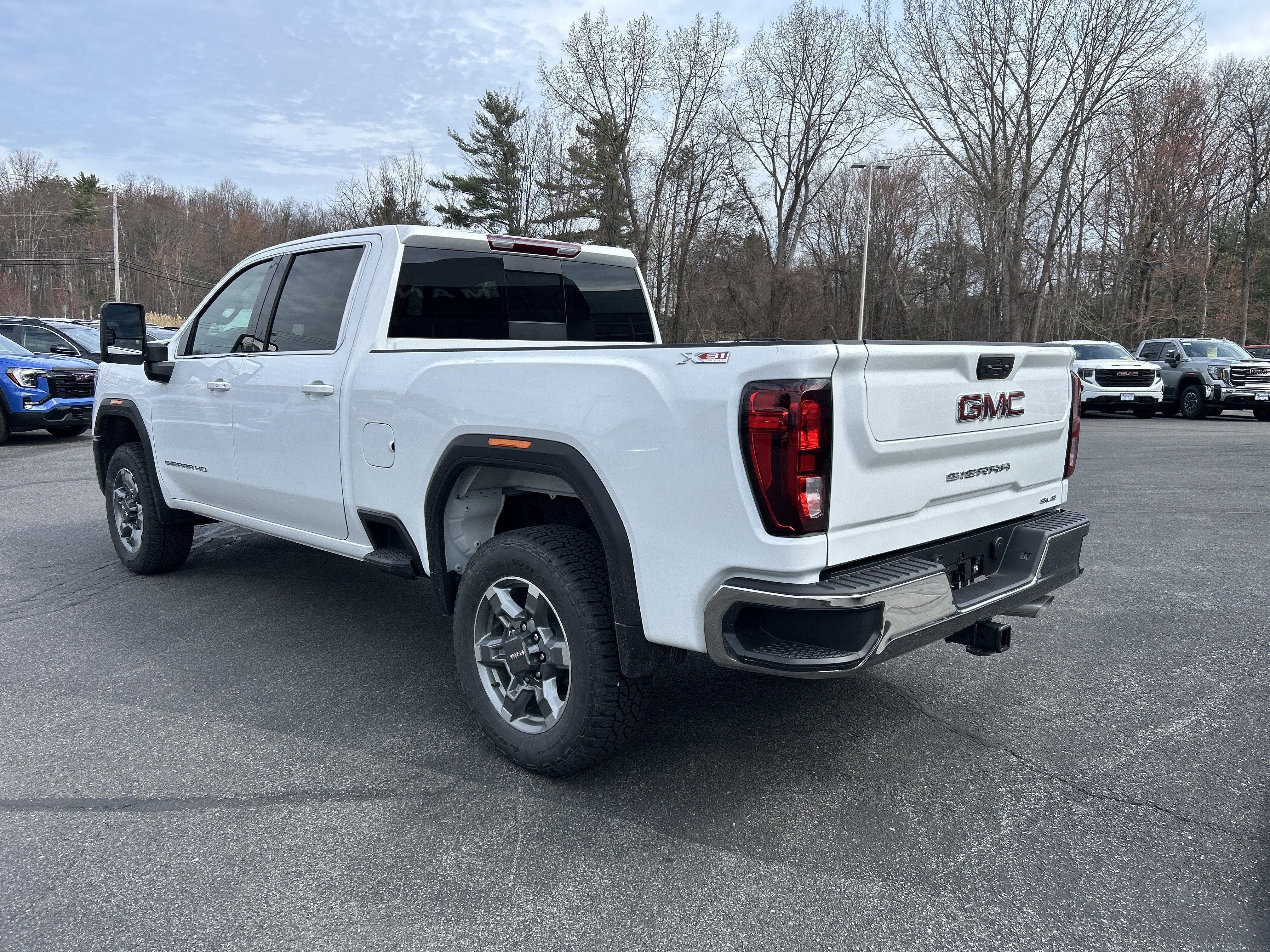 New 2026 GMC Sierra 2500 SLE w/ SLE Value Package; AWD/4WD image 6