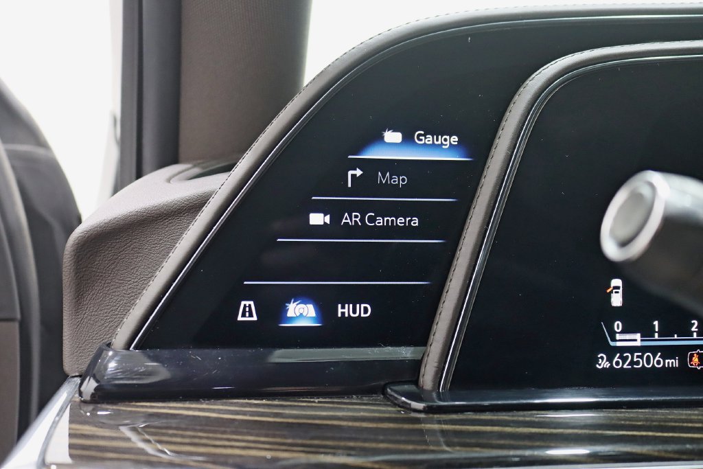Used 2021 Cadillac Escalade Premium Luxury AWD/4WD image 13