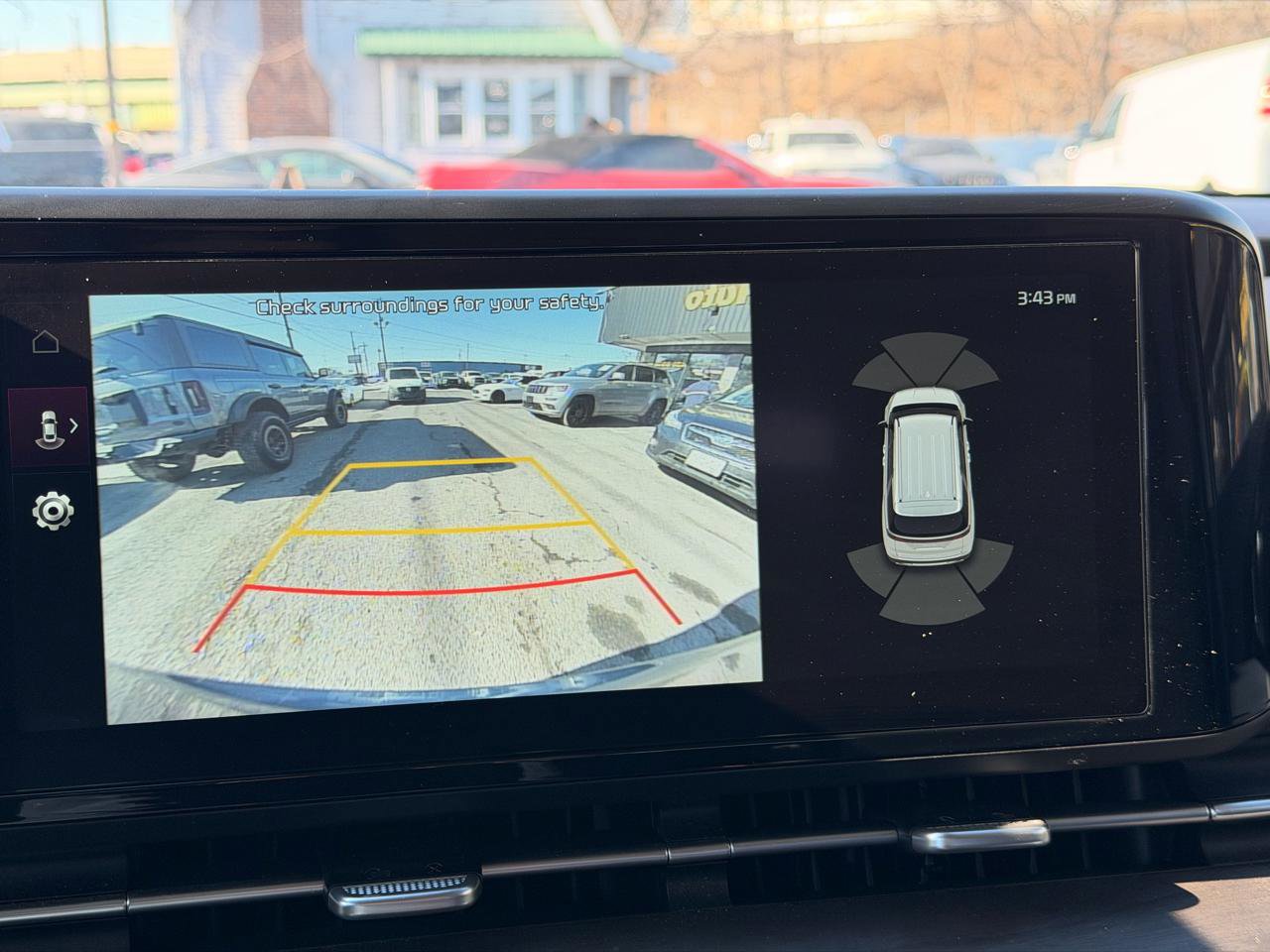 Used 2024 Kia Carnival EX image 40