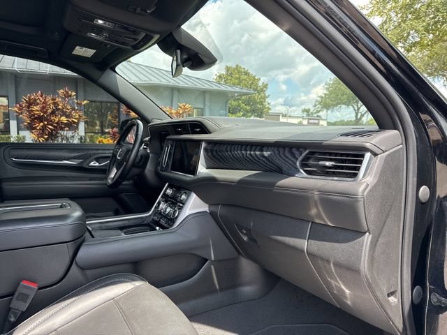Used 2023 GMC Yukon XL Denali AWD/4WD image 9