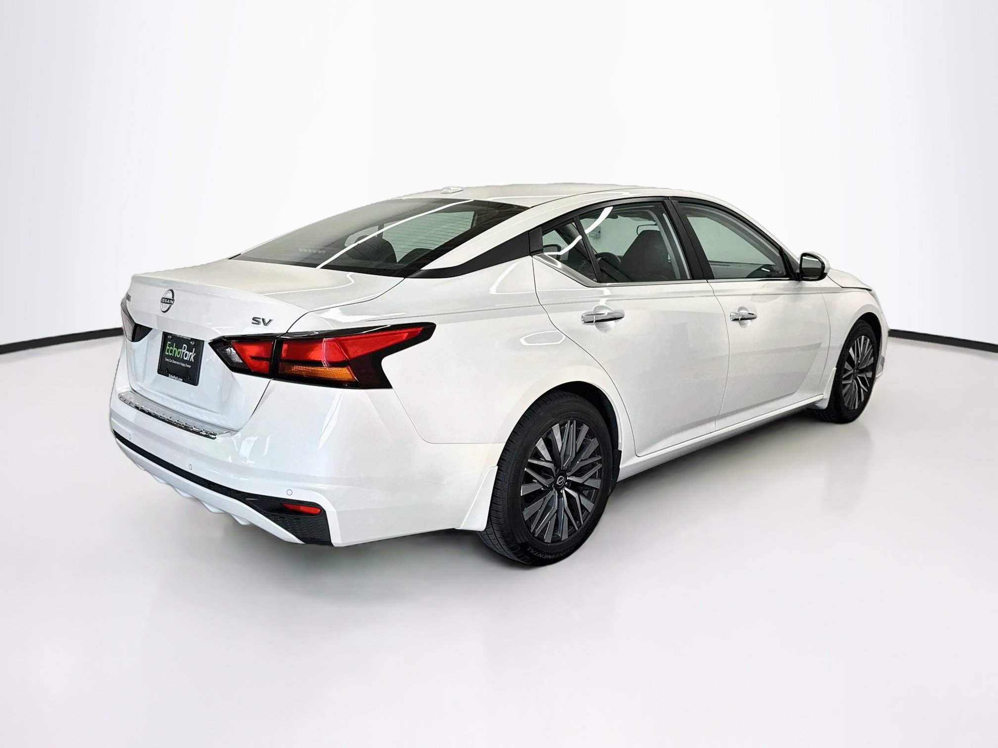 Used 2023 Nissan Altima 2.5 SV FWD image 9