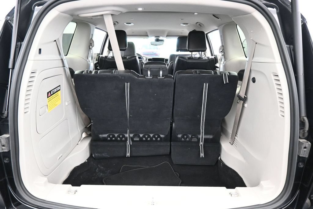 Used 2023 Chrysler Pacifica Touring-L FWD image 35