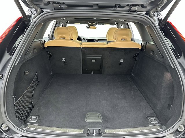 Certified 2023 Volvo XC60 B6 Ultimate w/ Climate Package image 24