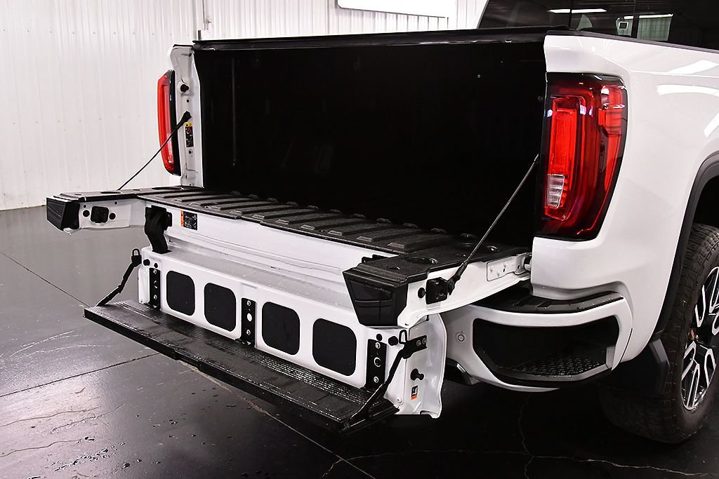 Used 2023 GMC Sierra 1500 AT4 w/ Technology Package AWD/4WD image 17