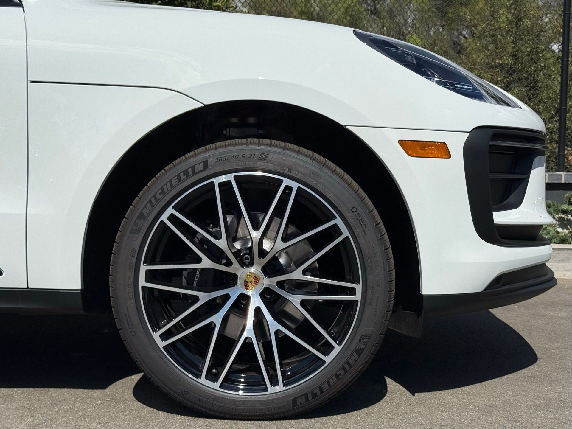 Used 2025 Porsche Macan image 12