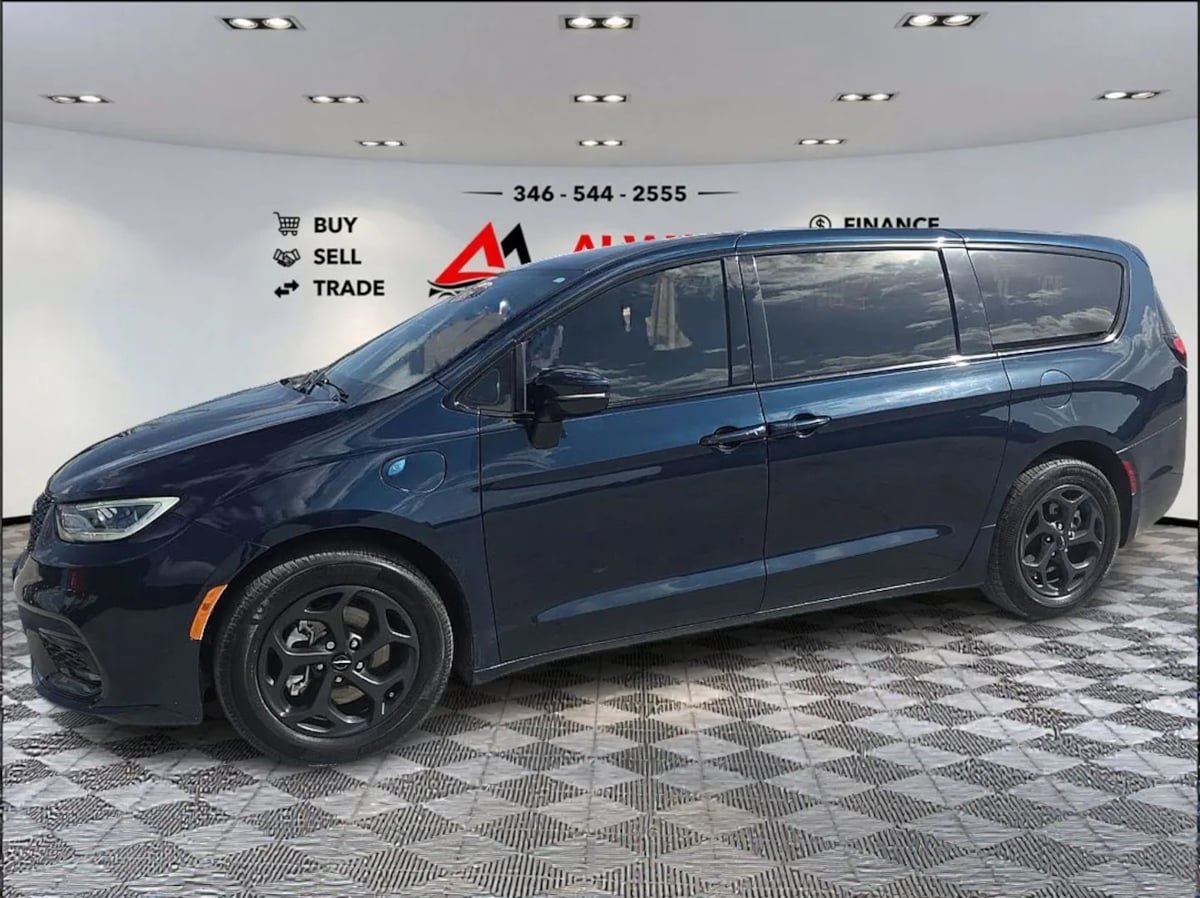 Used 2022 Chrysler Pacifica Touring-L w/ S Appearance Package