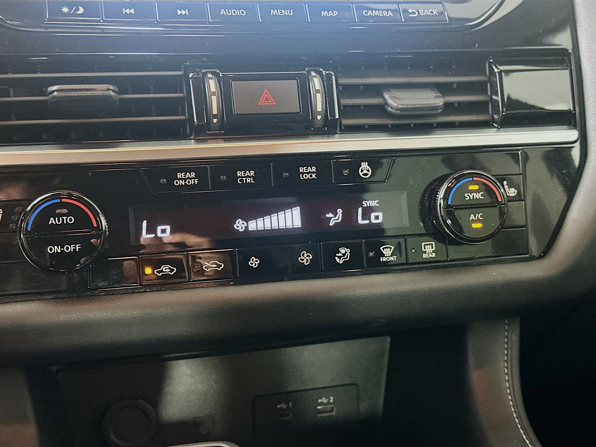 Used 2023 Nissan Pathfinder SL AWD/4WD image 23