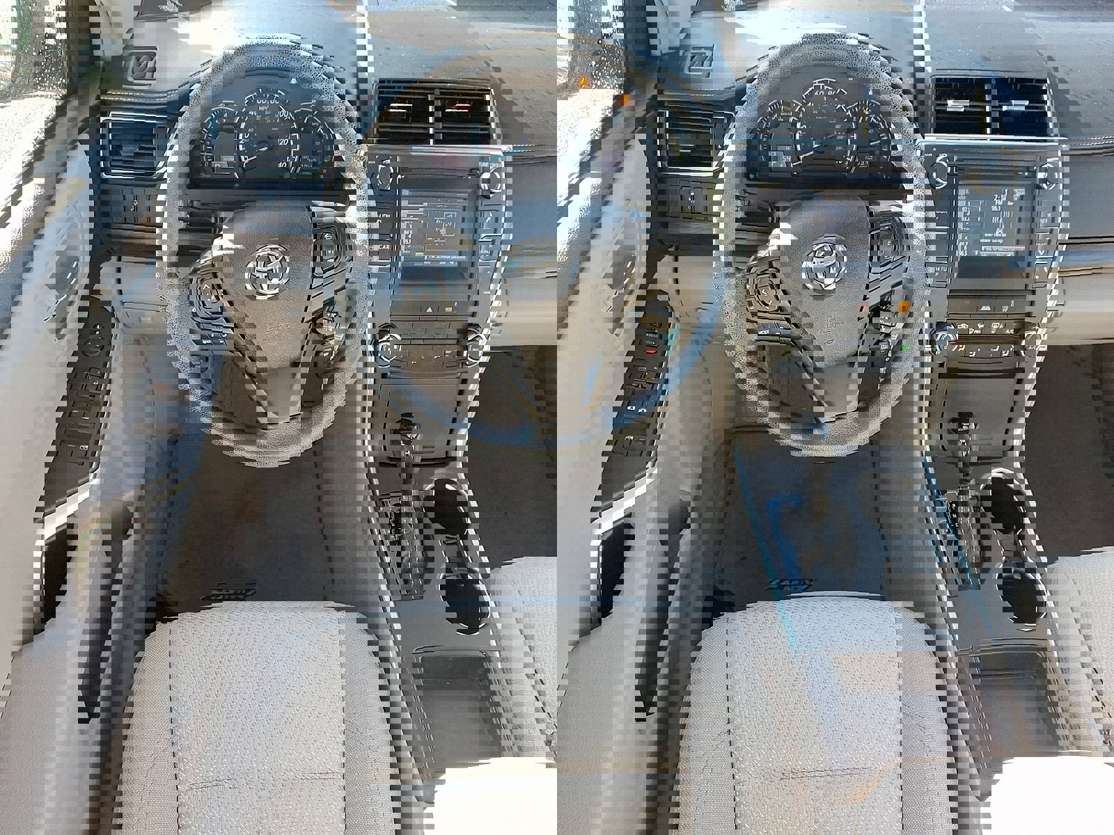 Used 2015 Toyota Camry LE image 10