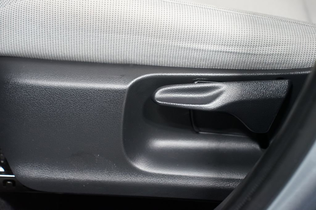 Used 2025 Toyota Corolla Cross L FWD image 29