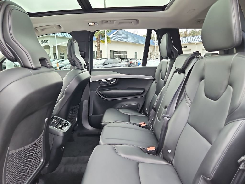 Used 2022 Volvo XC90 T5 Momentum image 30