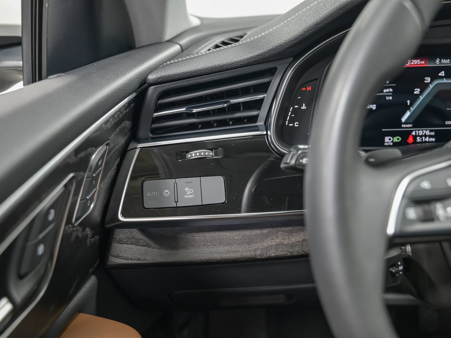 Used 2023 Audi Q8 Premium w/ Convenience Package AWD/4WD image 18