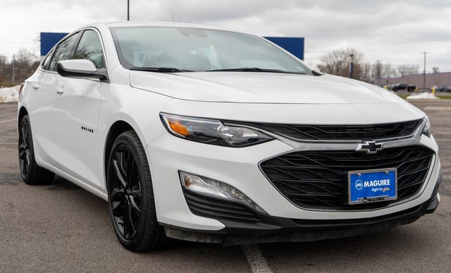 Used 2025 Chevrolet Malibu LT w/ Sport Edition image 4