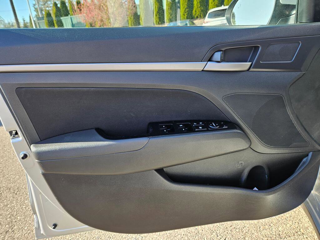 Used 2018 Hyundai Elantra SEL w/ Cargo Package FWD image 16