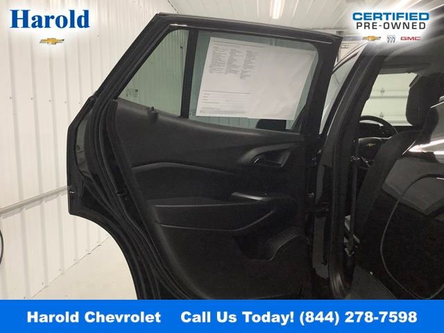 Certified 2025 Chevrolet Trax LT w/ LT Convenience Package image 12