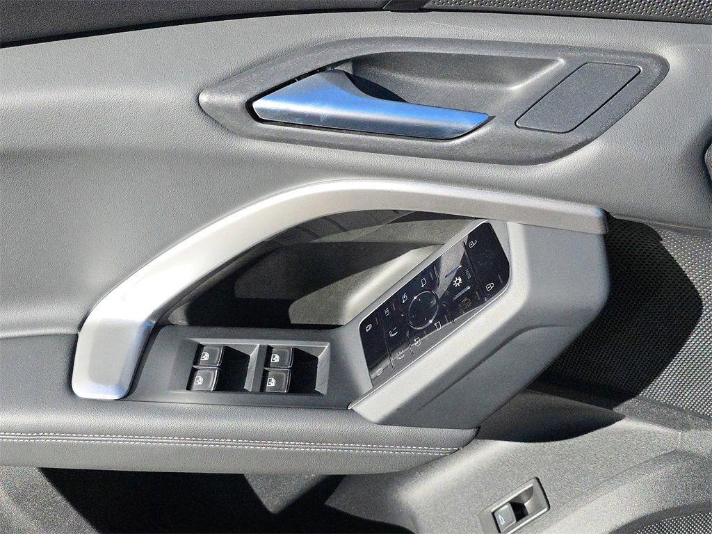 Certified 2025 Audi Q5 2.0T Premium w/ Convenience Package image 19