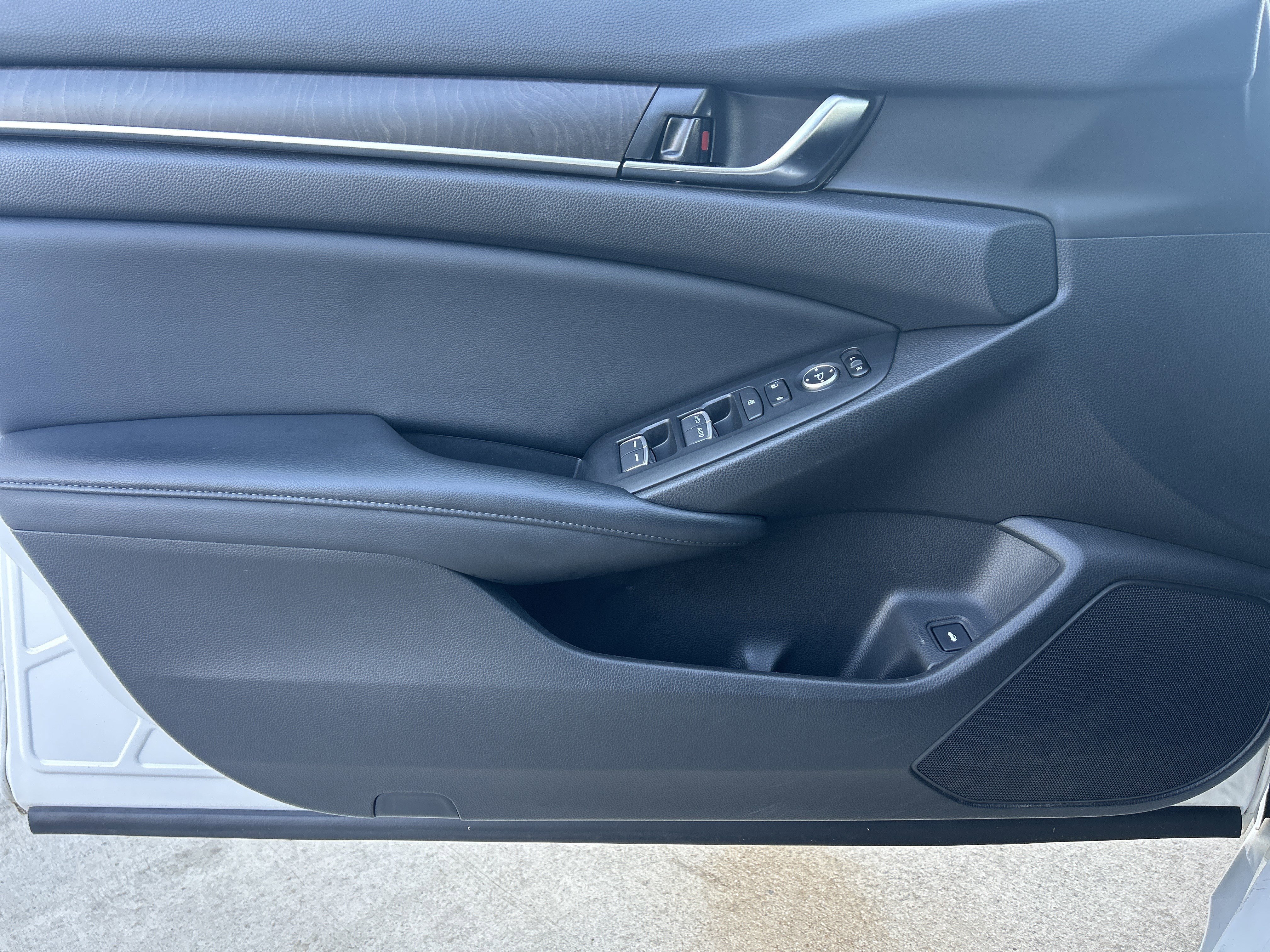 Certified 2018 Honda Accord EX image 22