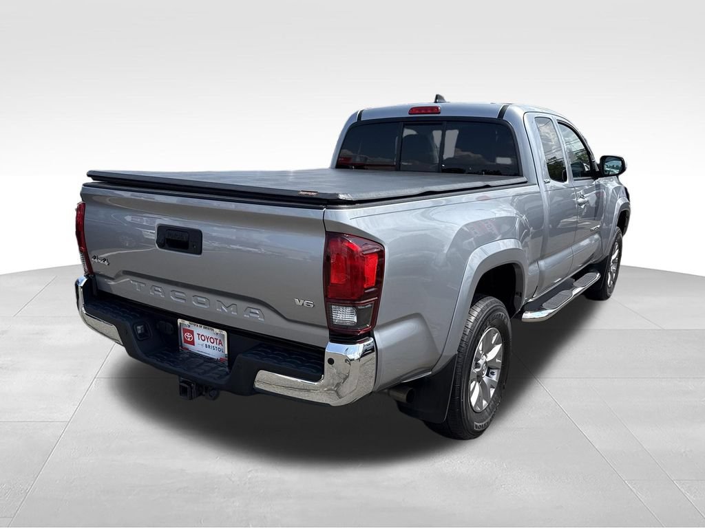 Used 2018 Toyota Tacoma SR5 AWD/4WD image 7