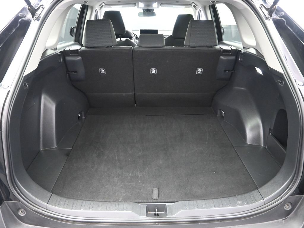Used 2024 Toyota RAV4 LE image 34