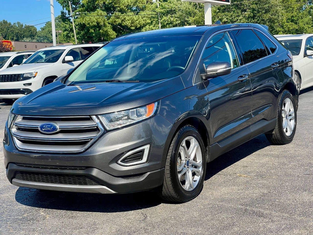 Used 2018 Ford Edge Titanium w/ Equipment Group 301A image 5