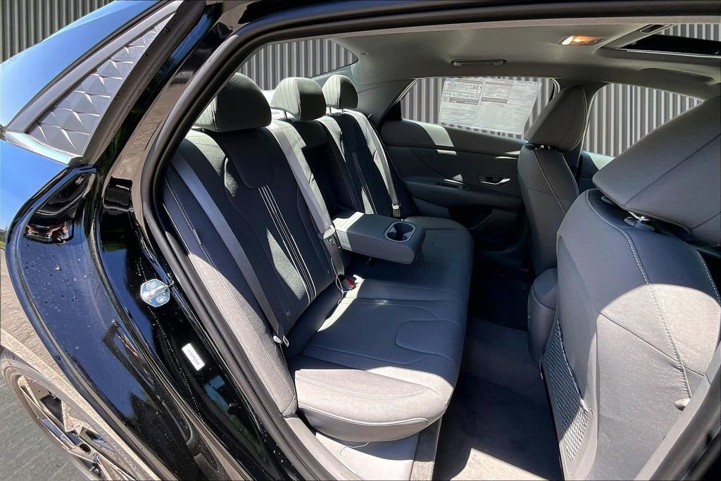 New 2026 Hyundai Elantra SEL Sport Premium FWD image 11