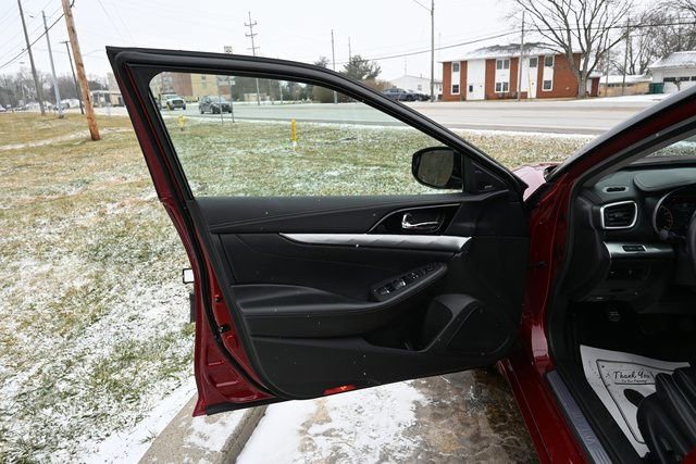 Used 2023 Nissan Maxima SL image 25