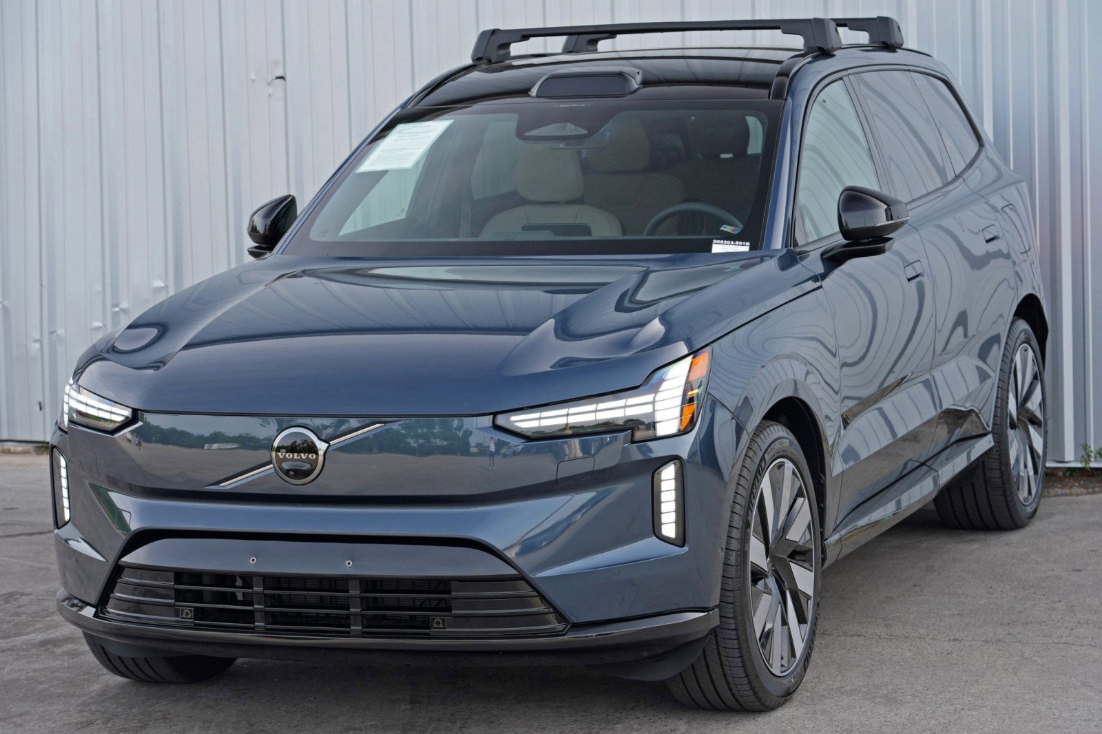 Used 2025 Volvo EX90 Ultra AWD/4WD image 47