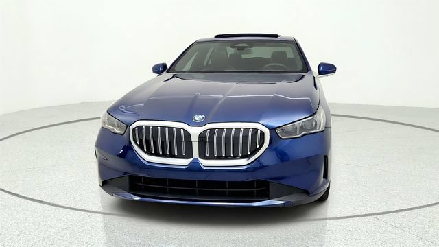Used 2026 BMW 530i RWD image 2