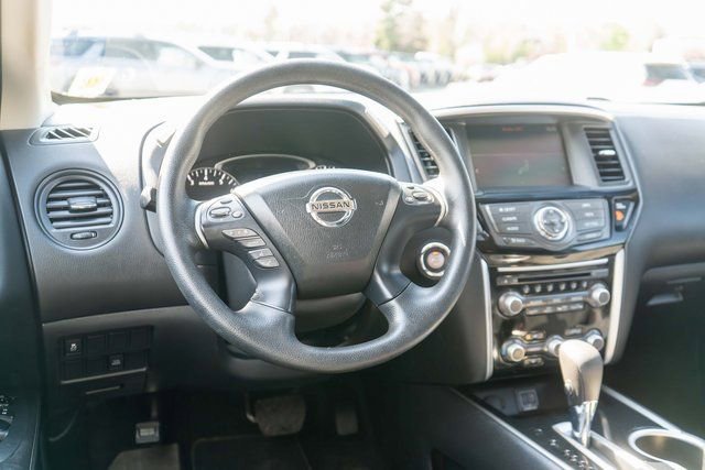 Used 2019 Nissan Pathfinder S AWD/4WD image 15